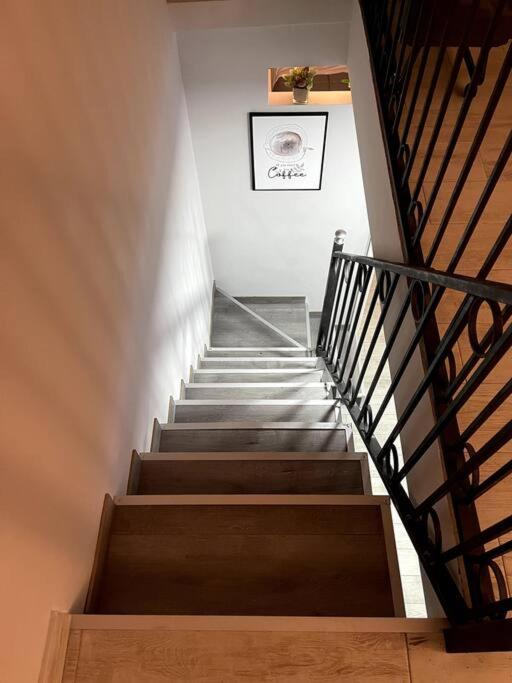 White House Spacca Napoli Экстерьер фото