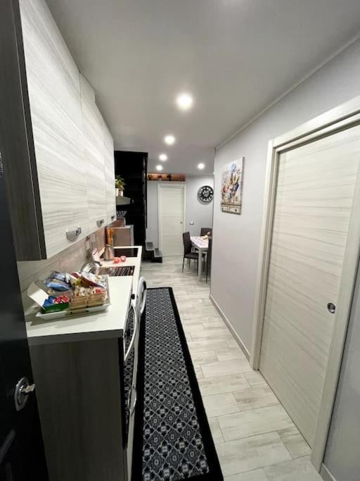 White House Spacca Napoli Экстерьер фото