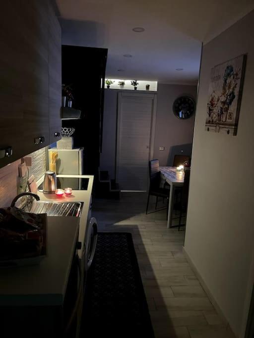 White House Spacca Napoli Экстерьер фото